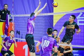 队记们：杨瀚森好的地方有时强硬！但他吃不了太多上场时间